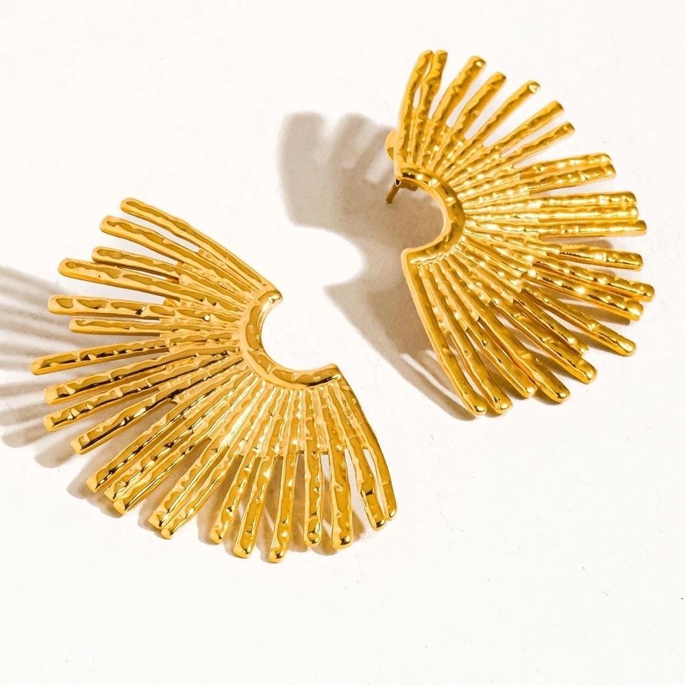 18K Gold Fan Earrings (1028)